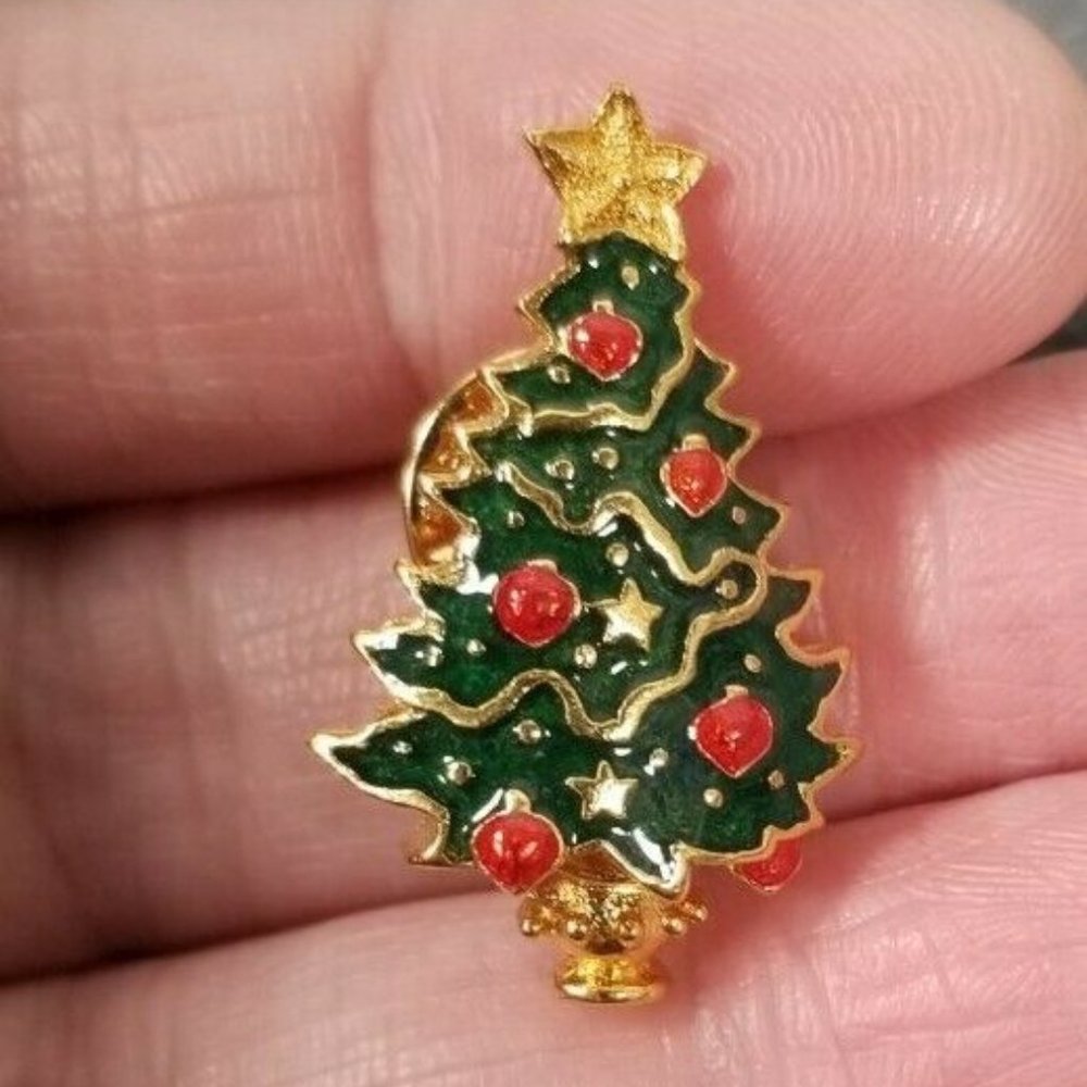 Vintage Green Gold Tone Christmas Tree Brooch Pin 3D With Ornaments And Star